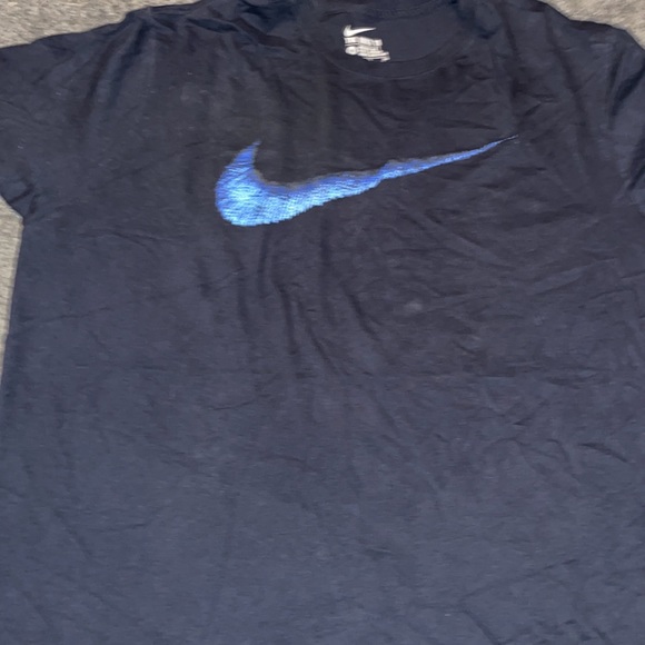 Men Nike t shirt - Picture 2 of 3